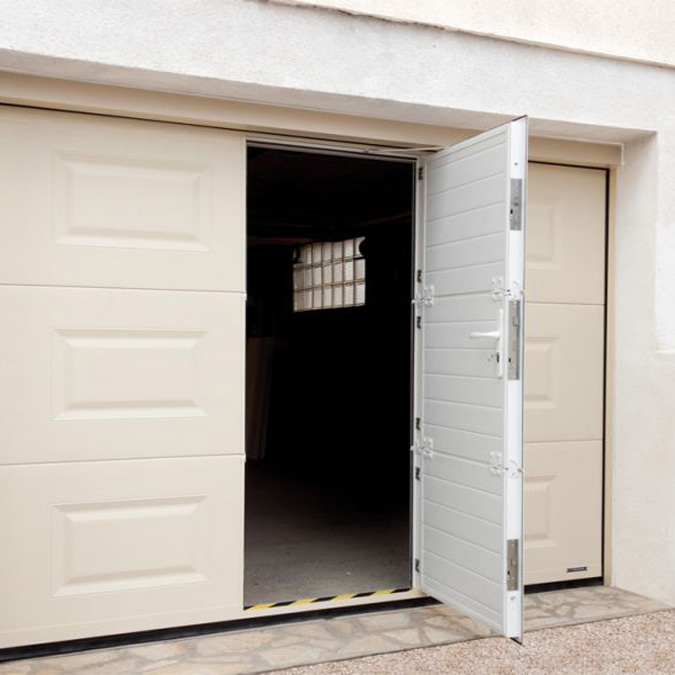 Porte de garage Vesta avec portillon intégré